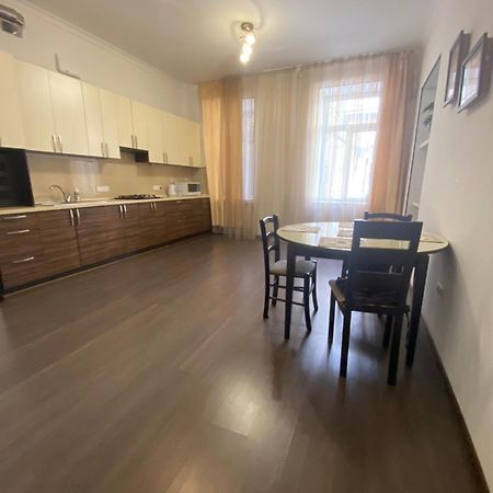 Afina Aparthotel Одеса Екстериор снимка