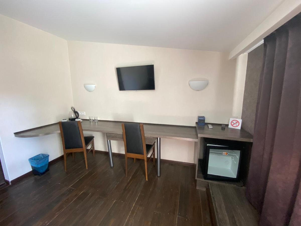 Afina Aparthotel Одеса Екстериор снимка